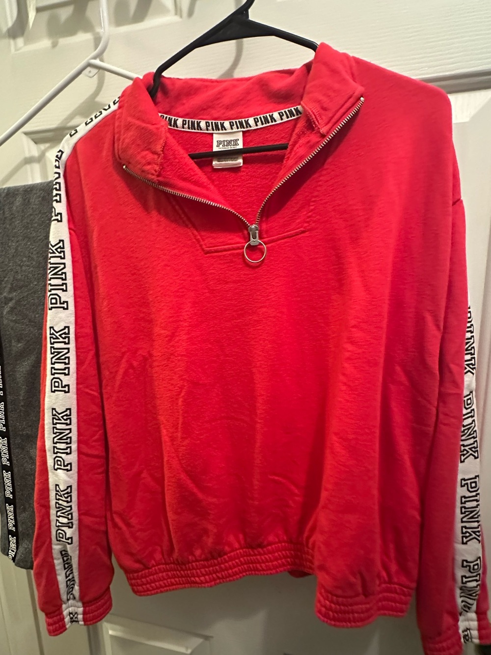 2018 Victoria's Secret PINK Red Half-Zip Pullover & Gray Leggings with Logo Tape - Picture 2 of 15